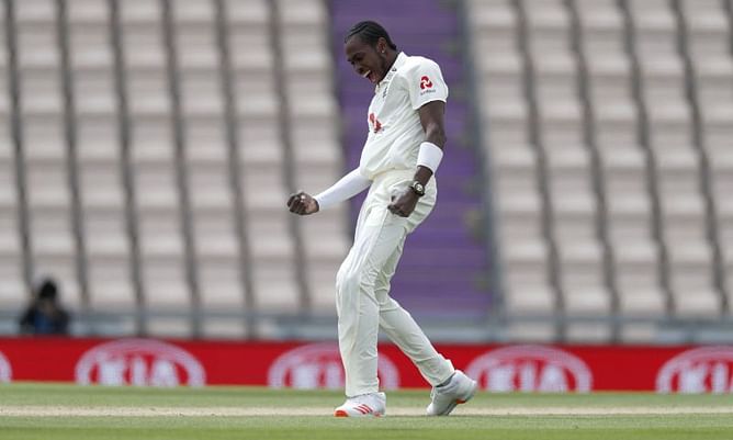 Jofra Archer and Tino Best get involved in a war of words on Twitter