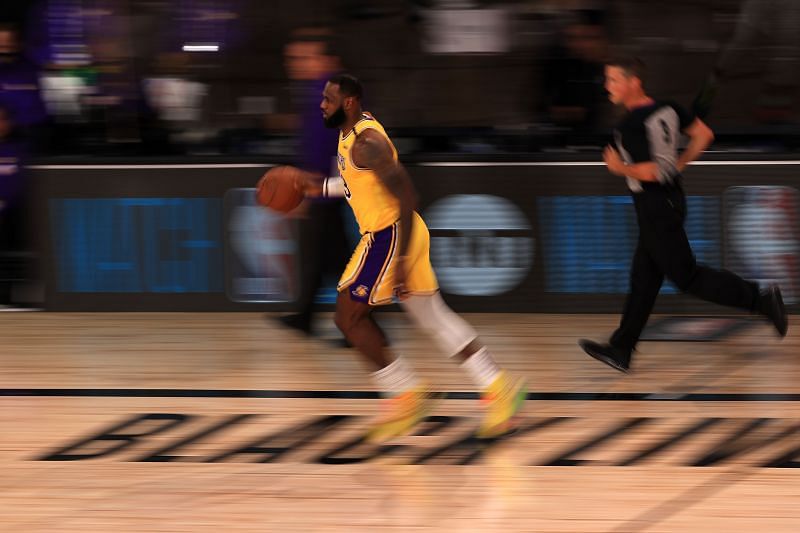 LeBron James hits clutch jumper to lead Los Angeles Lakers to