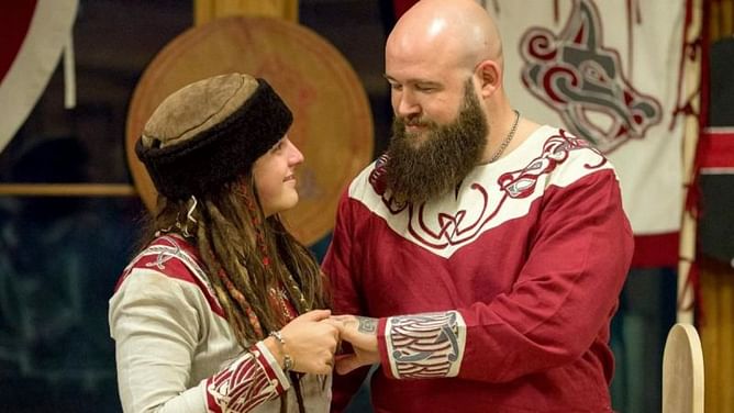 Erik announces his wife and former WWE Superstar Sarah Logan is pregnant