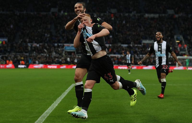 Newcastle United&#039;s Matty Longstaff celebrates his goal against Manchester United