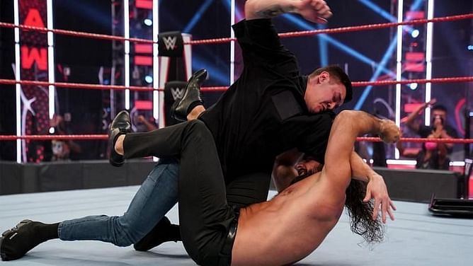 WWE SummerSlam 2020: 5 तरीकों से डॉमिनिक अपने पहले मैच में सैथ रॉलिंस को हरा सकते हैं