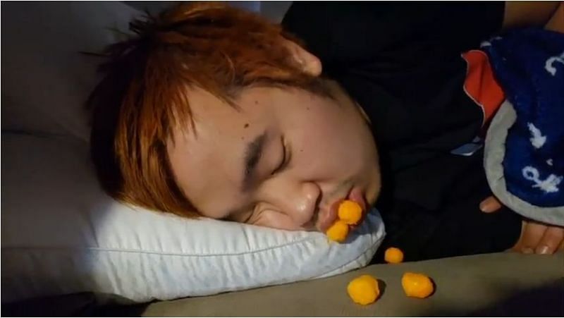 Asian Andy has earned thousands, by sleeping (Image Credits: Reddit)