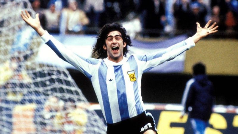 Mario Kempes is an Argentine World Cup hero. Image Source: YouTube