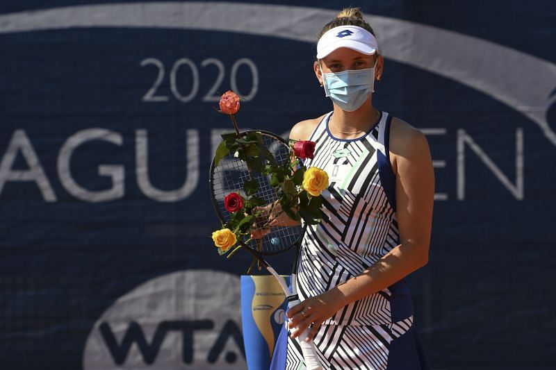 Elise Mertens celebrates her runner-up run at the 2020 Prague Open