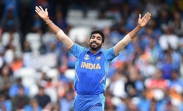 Aakash Chopra picks Jasprit Bumrah as the best bowler in the world to bowl a Super Over