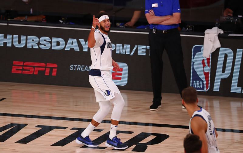 Dallas Mavericks' Seth Curry lit up in the third quarter