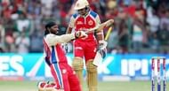 क्रिस गेल ने तूफानी शतक जड़ते हुए सबसे बड़ा स्कोर आरसीबी के नाम किया था