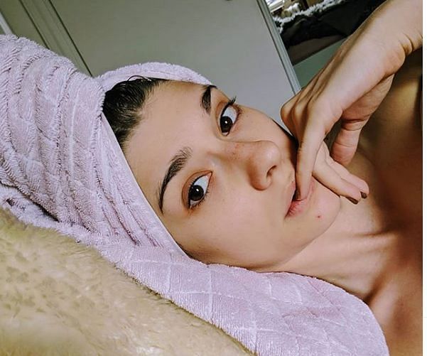 5 popular female streamers without makeup