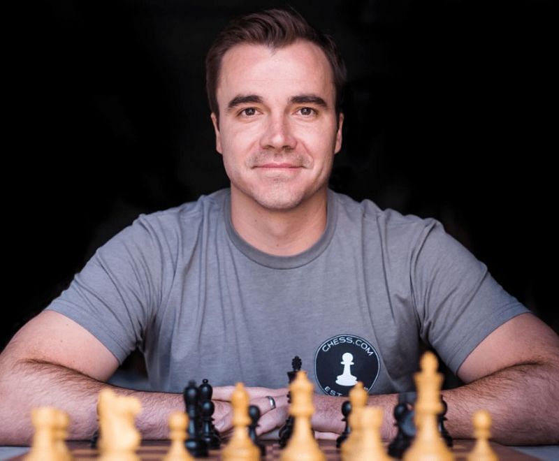 dannyrensch faced off with MVL in a game of giant bullet #chess