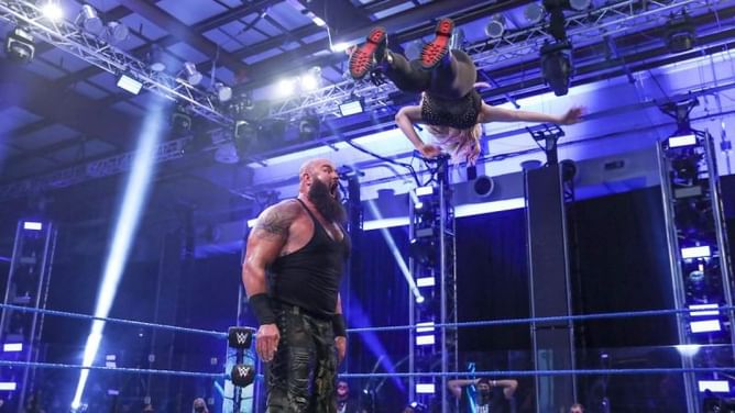 WWE SmackDown - Best and worst: Invasion by masked attackers, Alexa Bliss hints at a heel turn, Championships stolen live on air
