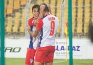 Robin celebrates with Sunil Chhetri after scoring for Bengaluru FC