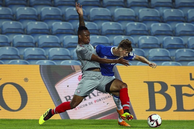 Gabriel  Magalhaes in action against Everton