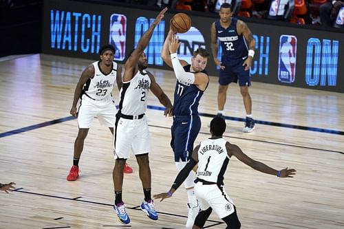 Los Angeles Clippers v Dallas Mavericks