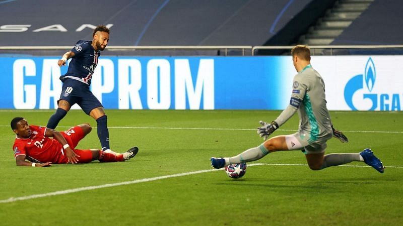 Neuer&#039;s brilliant save against Neymar&#039;s attempt to score a goal!