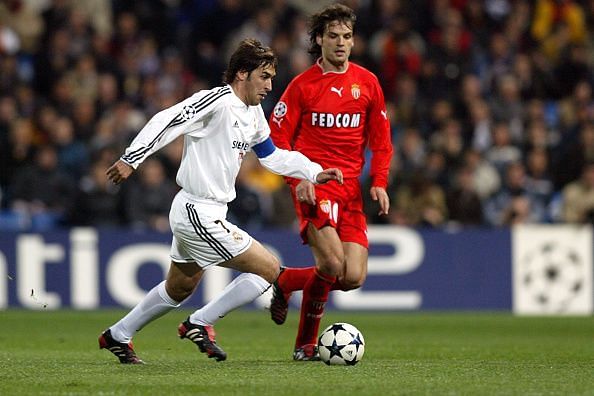 Morientes against his compatriot and former teammate Raul