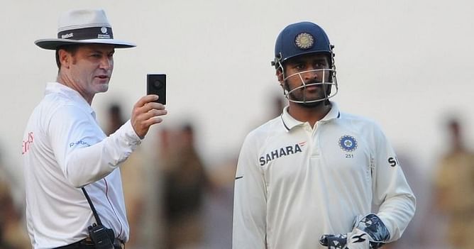 MS Dhoni has got one of the best cricketing brains I've ever come across: Simon Taufel