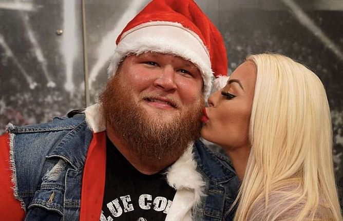 [WATCH] Bayley threatens to steal Otis from Mandy Rose
