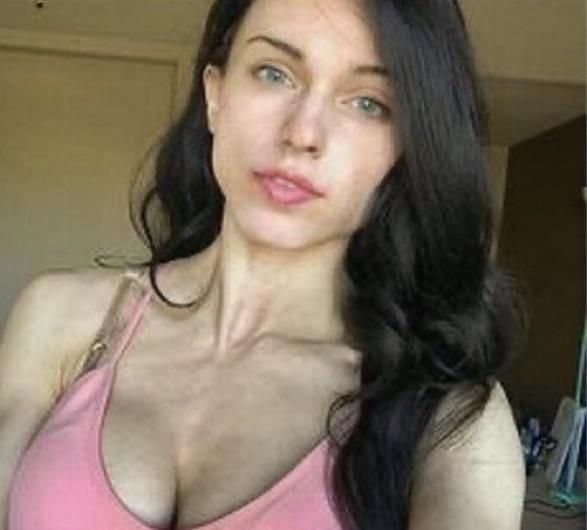 Amouranth without makeup
