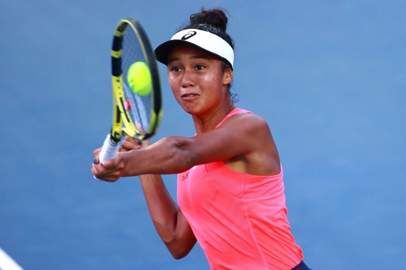 Leylah  Fernandez&#039;s extreme forehand grip