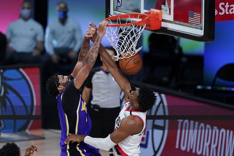 LA Lakers star Anthony Davis has steeped up after being criticized.