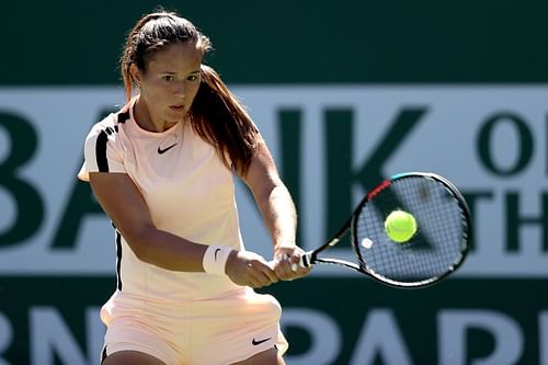 Daria Kasatkina plays a backhand