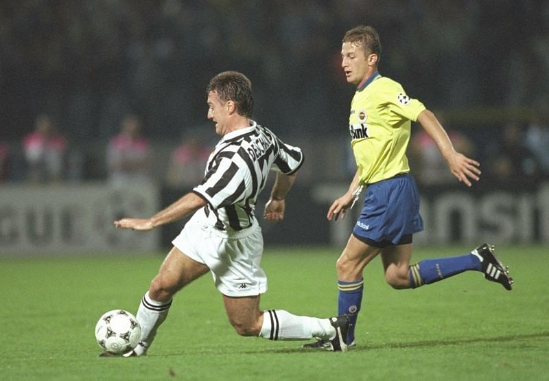Didier Dechamps of Juventus in action
