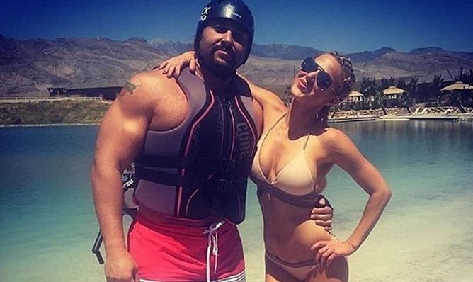 Miro explains why it is difficult for Lana and him to work in rival companies