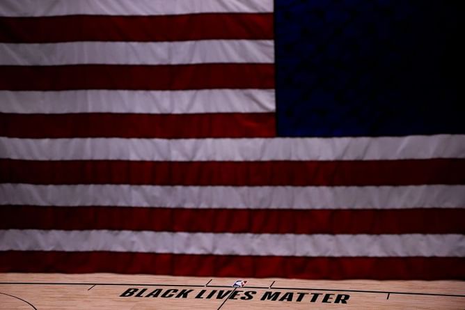 NBA News Update: Players show frustration over Breonna Taylor verdict on Twitter, Jeanie Buss shares Phil Jackson's message ahead of Game 4