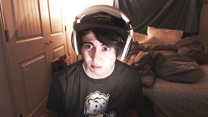 Leafy gets permanently banned from Twitch, the same day Pokimane returns from break