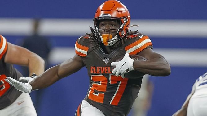 Browns sign RB Hunt to two-year, $13.25m extension