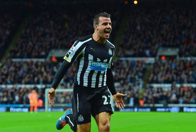 Steven Taylor in a Newcastle United shirt (Photo: Twitter)