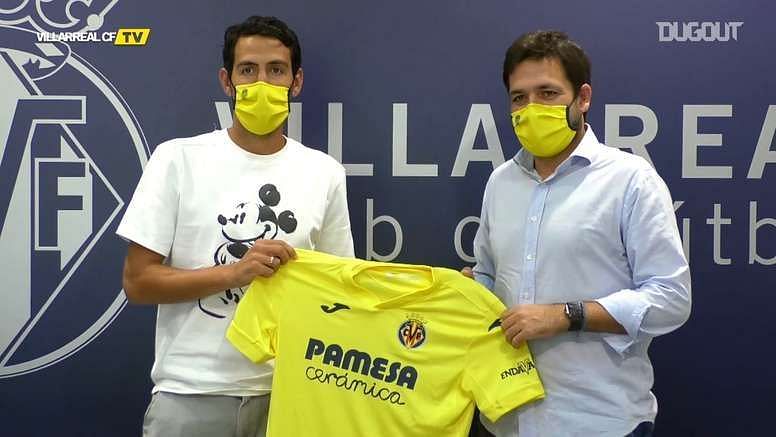 Dani Parejo being unveiled at Villareal (Picture courtesy Villareal TV screengrab)