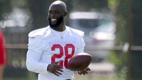 Tampa Bay Buccaneers recruit Leonard Fournette