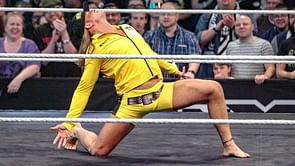 4 सुपरस्टार्स जो WWE में बिना जूतों के मैच लड़ते आए हैं
