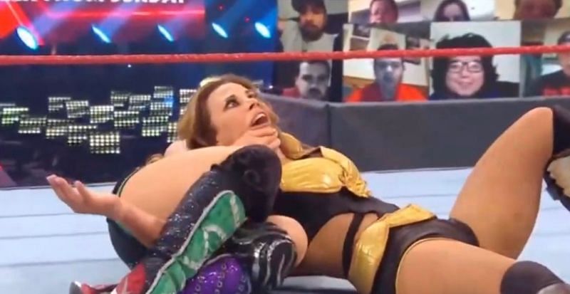 The finish to Mickie James and Asuka&#039;s match was abrupt