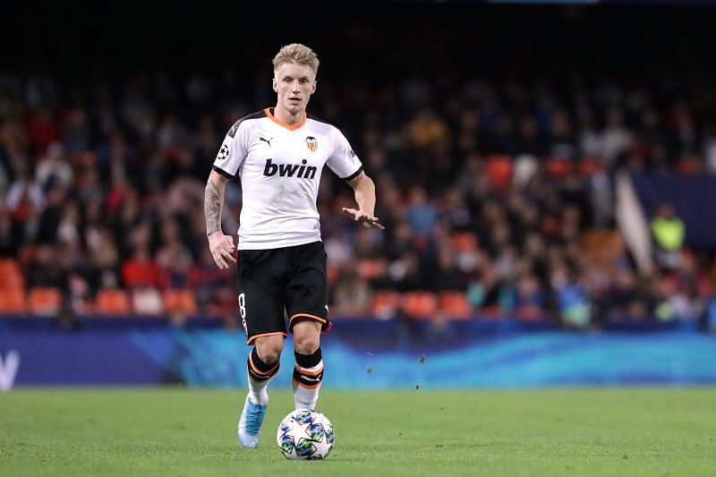 Daniel Wass in Valencia colours