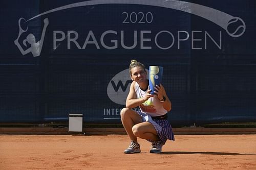 Simona Halep with the Prague Open trophy