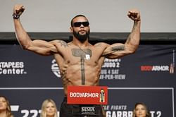 Thiago Santos' UFC fight with Glover Teixeira off after testing positive for COVID-19