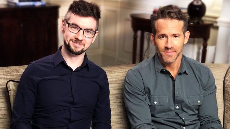 Jacksepticeye with Ryan Reynolds (Image Credits: Jacksepticeye.fandom.com)