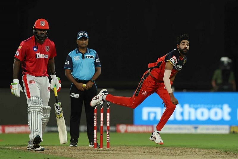 Siraj was taken to the cleaners by Rahul and Gayle on the night. [PC: iplt20.com]