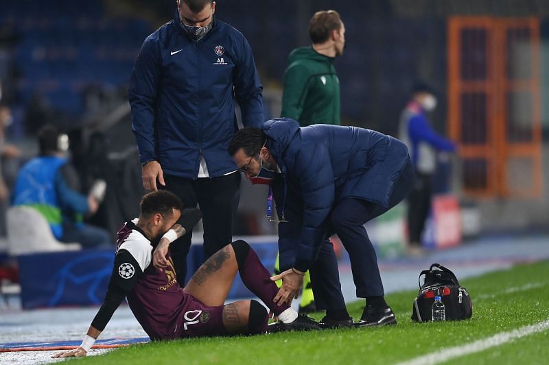 Neymar picked up an injury in Paris Saint-Germain&#039;s Champions League win at Istanbul Basaksehir