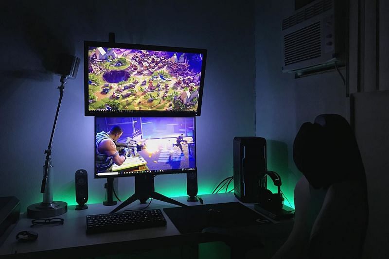 Fortnite Post Guy Setup Alcoholic Mother Destroys Fortnite Pro S Entire Gaming Setup