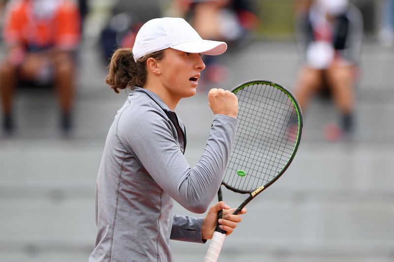 Iga Swiatek is through to the fourth round of the French Open for the second year in a row.