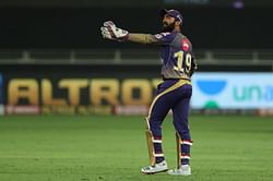 IPL 2020, Twitter Reactions - केकेआर की हार के बाद दिनेश कार्तिक को लेकर ट्विटर पर प्रतिक्रियाएं