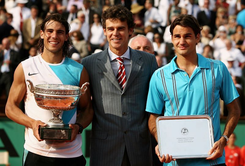 Rafael Nadal (L), Gustavo Kuerten and Roger Federer (R) at  Roland Garros 2007