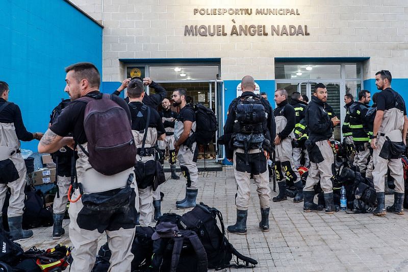 Members of the Military Emergency Unit outside the Miquel Nadal sport centre on 11 October 2018 in Mahon, Mallorca