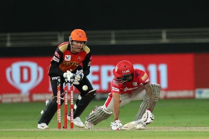IPL 2020, Twitter Reactions - KXIP की धीमी बल्लेबाजी को लेकर ट्विटर पर आई प्रतिक्रियाएं