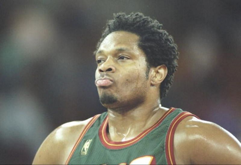 Sam Perkins with the Seattle Supersonics