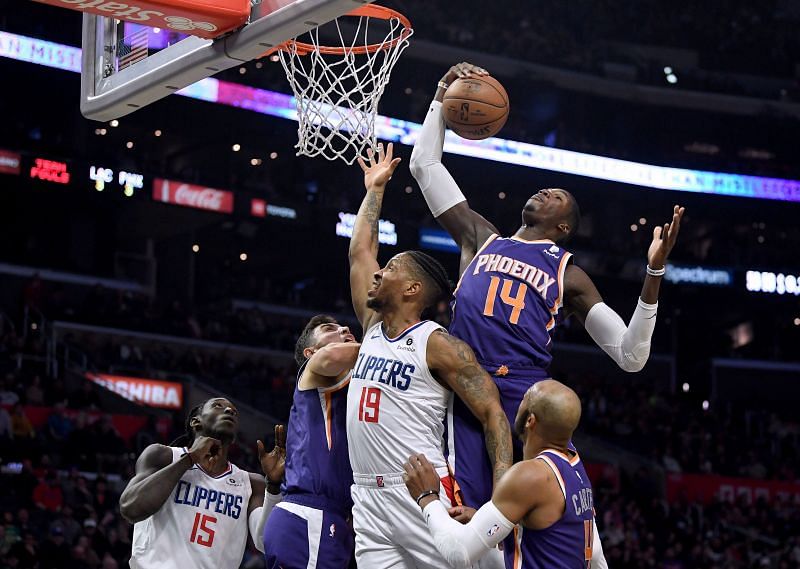 Phoenix Suns v Los Angeles Clippers