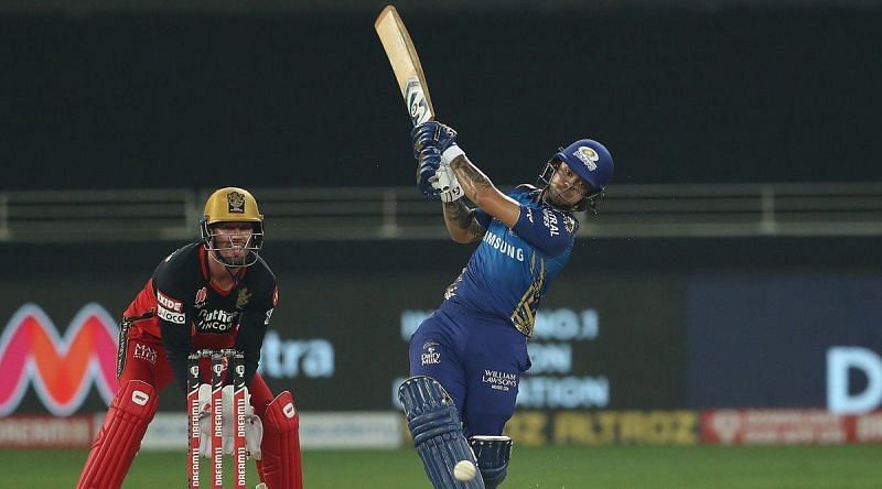 रॉयल चैलेंजर्स बैंगलोर के खिलाफ 99 रनों की पारी खेलते इशान किशन